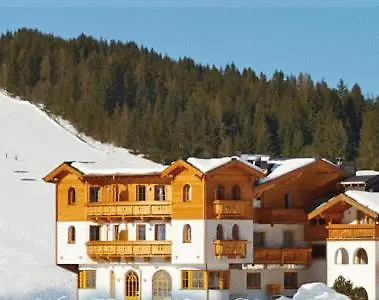 Lisa Hotel 4*